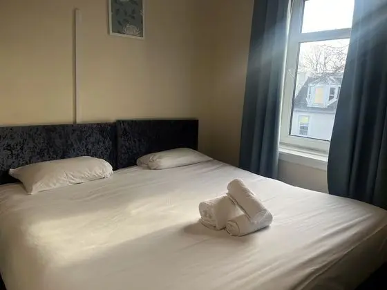 Economy Tek Büyük Yataklı Oda