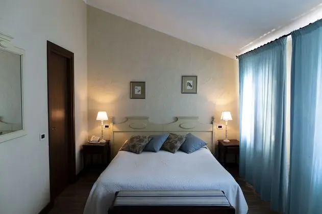 Classic Tek Büyük Yataklı Oda