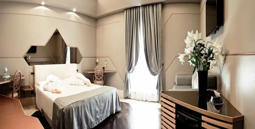 Büyük Yataklı Tek Kişilik Oda