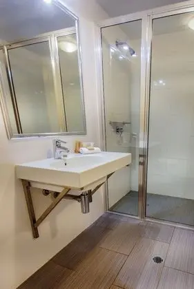 Standard Oda, Sigara İçilmez (Isa Family Skylight)