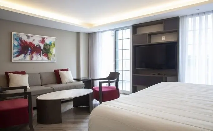 Super Saver, 1 King Bed