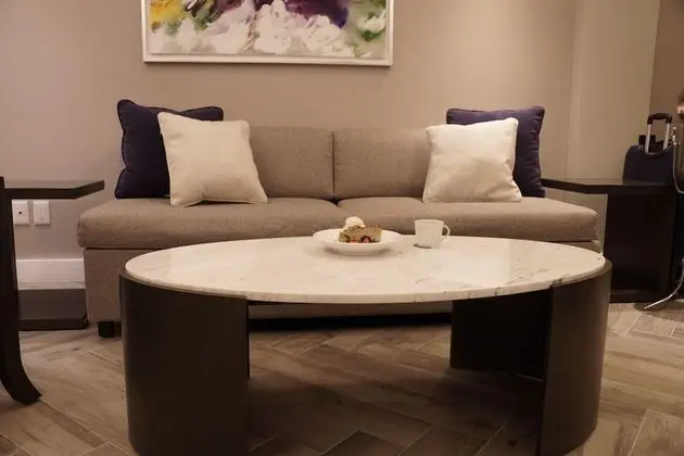 Super Saver, 1 King Bed
