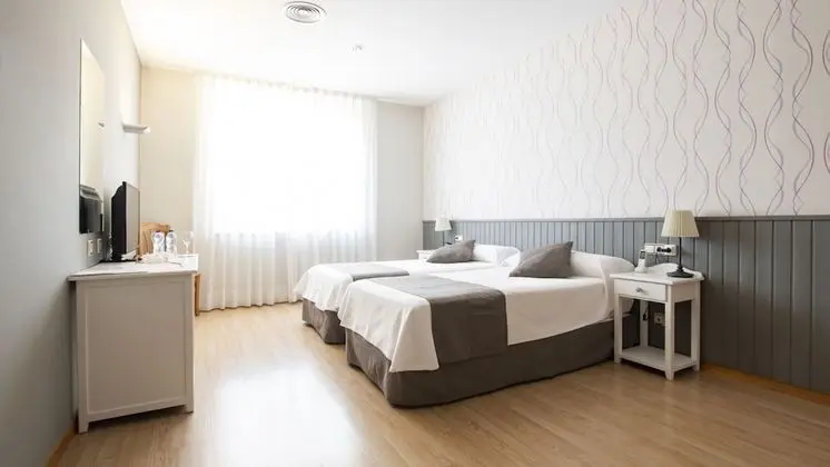 Superior Tek Büyük veya İki Ayrı Yataklı Oda