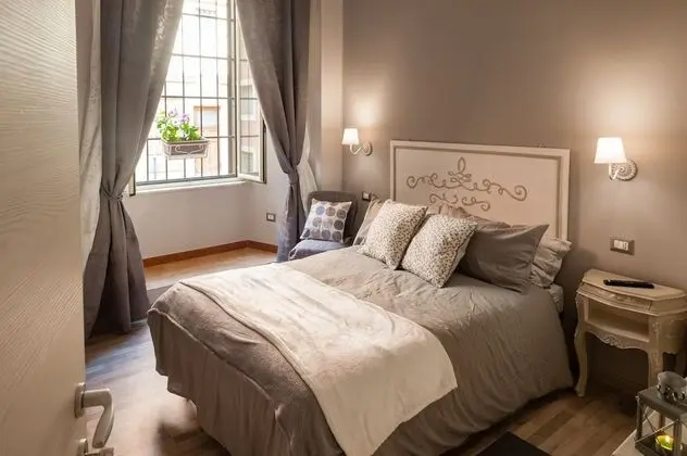 Tek Büyük Yataklı Oda, 1 Çift Kişilik Yatak