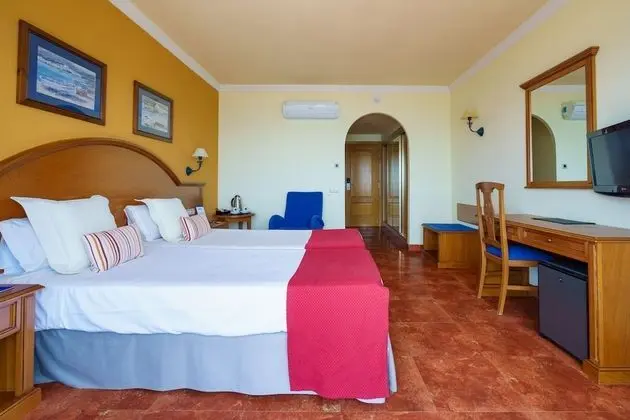 İki Ayrı Yataklı Oda, Teras, Deniz Manzaralı (2 adults +1 child)