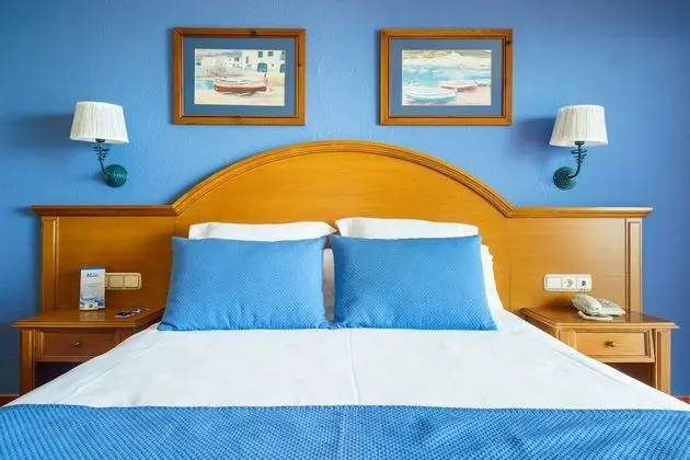 Superior Oda, Teras (2 adults + 2 children)