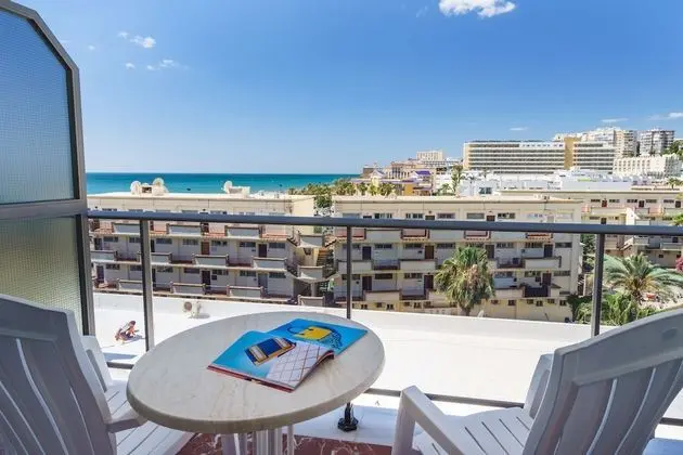 Tek Büyük Yataklı Oda, Teras, Kısmi Deniz Manzaralı (2 adults + 1 child)