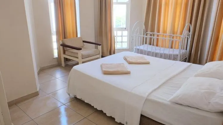 1+1 Apart 4 Kişi, Bahçe veya Sokak Manzaralı, Balkonlu