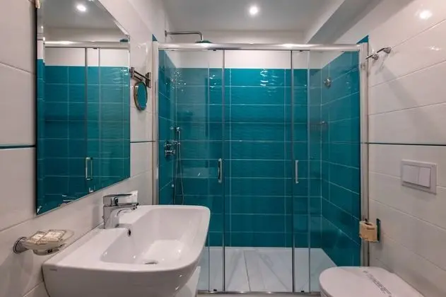 Comfort Tek Büyük veya İki Ayrı Yataklı Oda