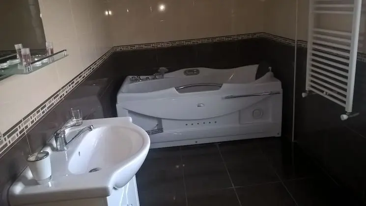 Comfort Tek Büyük Yataklı Oda, Jakuzi