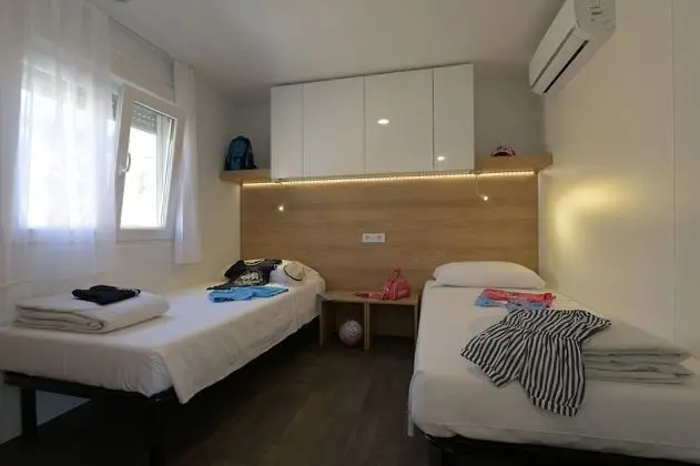 Executive Karavan, Havuz Kenarı