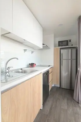 Executive Karavan, Havuz Kenarı
