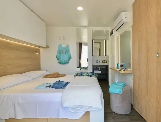 Executive Karavan, Plaj Kenarı