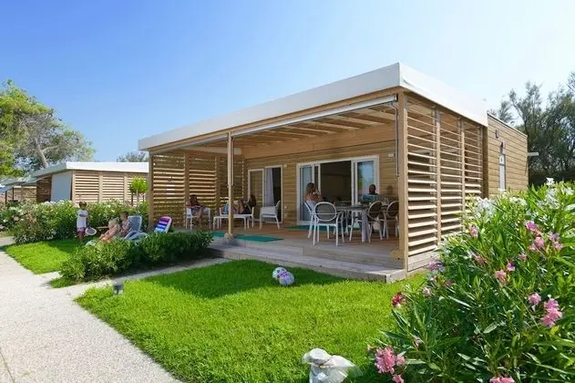 Executive Karavan, Plaj Kenarı