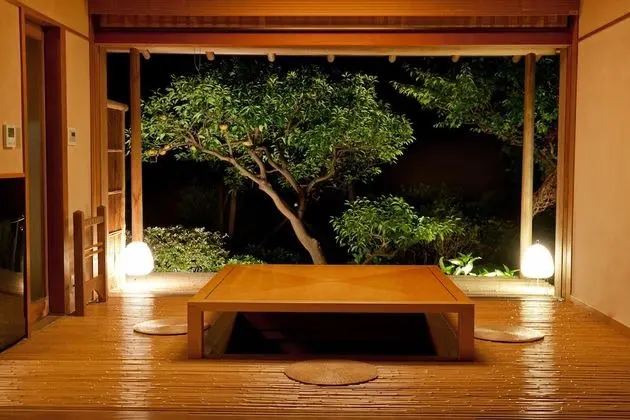 Traditional Oda, Sigara İçilmez (Premium, Open-Air Bath, Meal at Room)