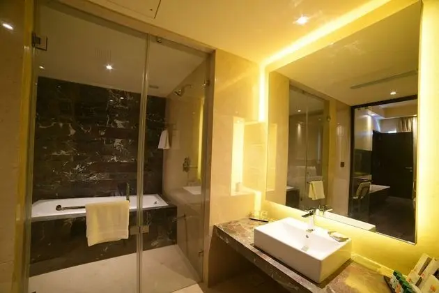 Hazel Suite