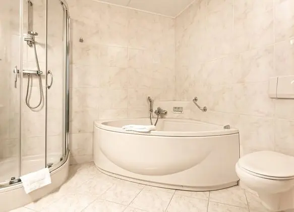 Standard Oda, 1 En Büyük (King) Boy Yatak, Sıcak Su Havuzu, Marina Manzaralı