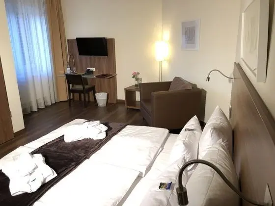 Üç Kişilik Oda