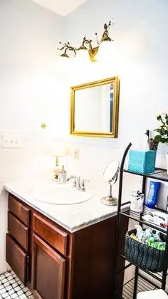 Hedwig's Perch Room with Shared Bath