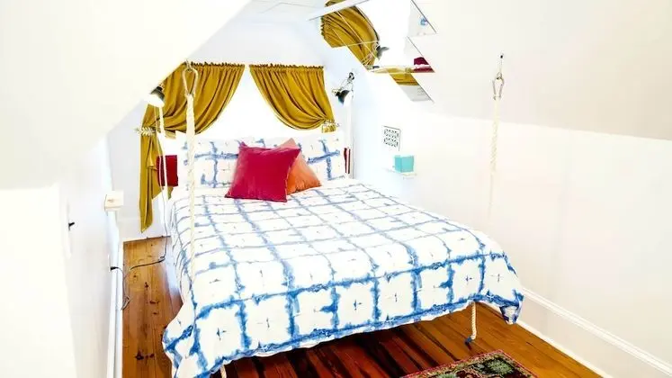 The Love Shack with Swinging bed