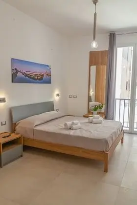 Basic Oda, 1 Çift Kişilik Yatak ve Çekyat