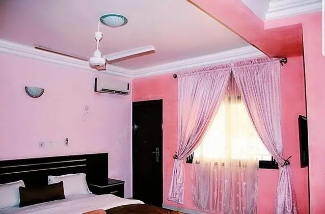 Deluxe Oda, Sigara İçilmez