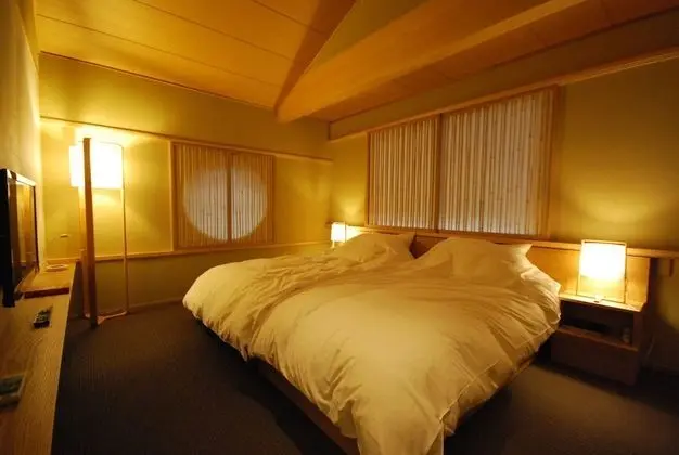 İki Ayrı Yataklı Oda (Four Semidouble Beds)