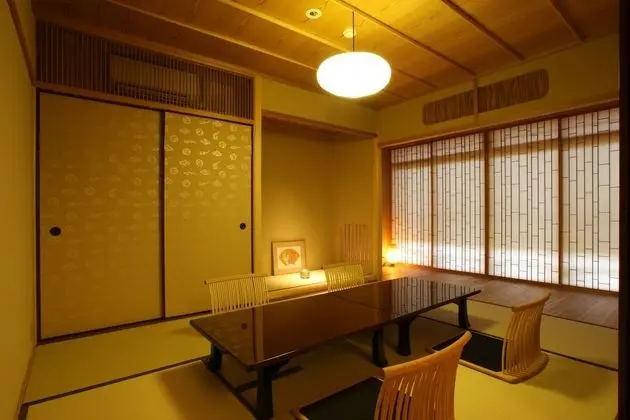 İki Ayrı Yataklı Oda (Four Semidouble Beds)