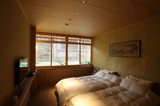 İki Ayrı Yataklı Oda (Two Semidouble Beds)