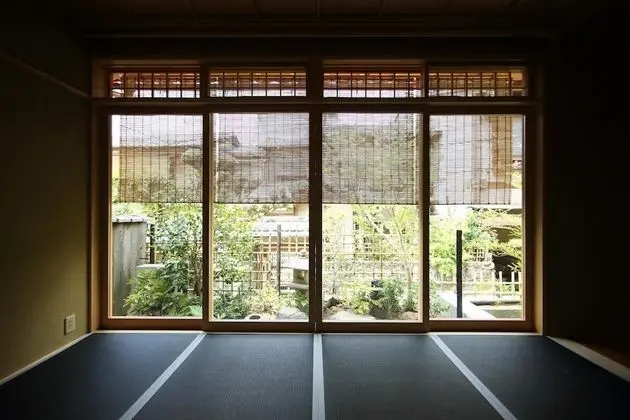 İki Ayrı Yataklı Oda (Two Semidouble Beds)