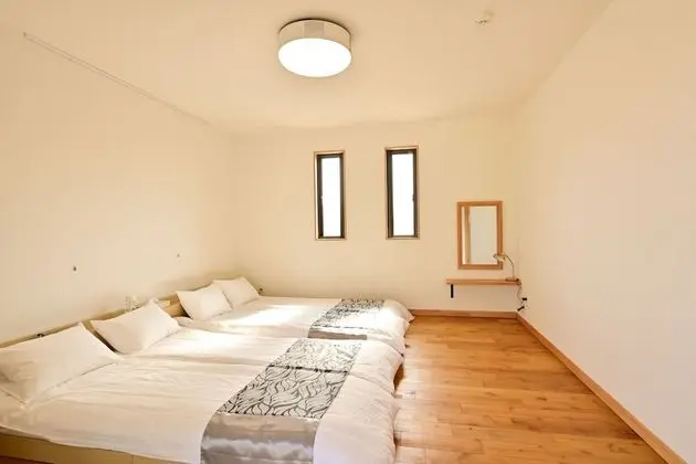 Ev (Private Vacation)