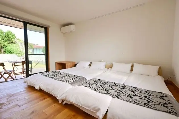 Ev (Private Vacation)