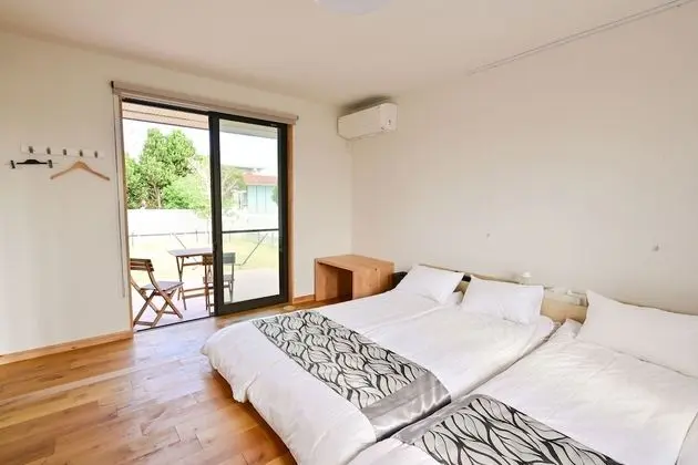 Ev (Private Vacation)