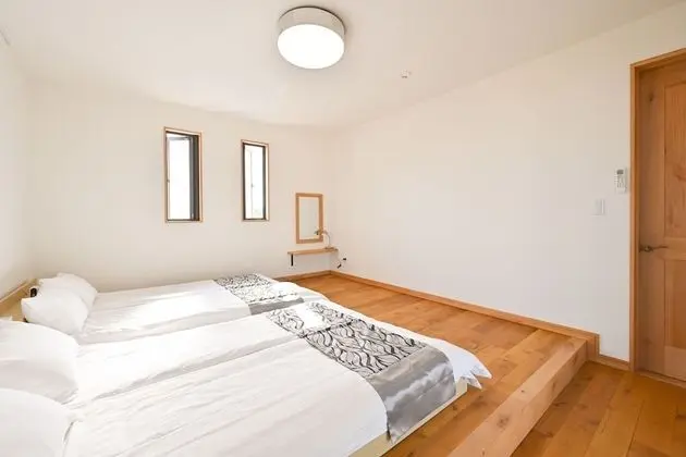 Ev (Private Vacation)