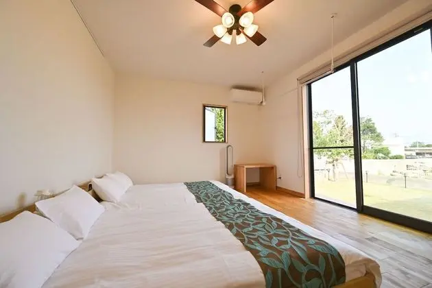 Ev (Private Vacation)