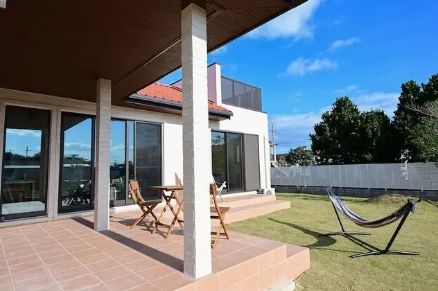 Ev (Private Vacation)