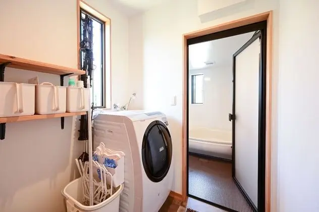 Ev (Private Vacation)