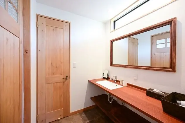 Ev (Private Vacation)