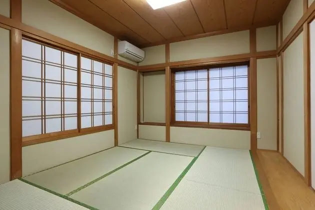 Ev (Private Vacation)