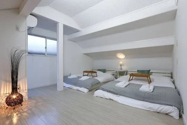 Ev (Private Vacation)