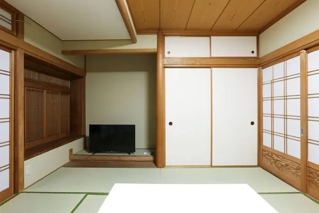 Ev (Private Vacation)