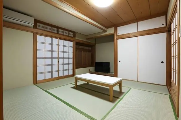 Ev (Private Vacation)
