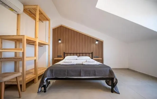 Üç Kişilik Oda,deniz Manzaralı,balkon Veya Teraslı