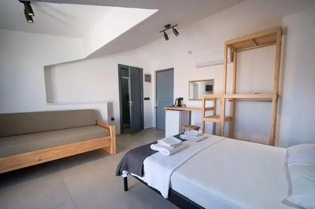 Üç Kişilik Oda,deniz Manzaralı,balkon Veya Teraslı