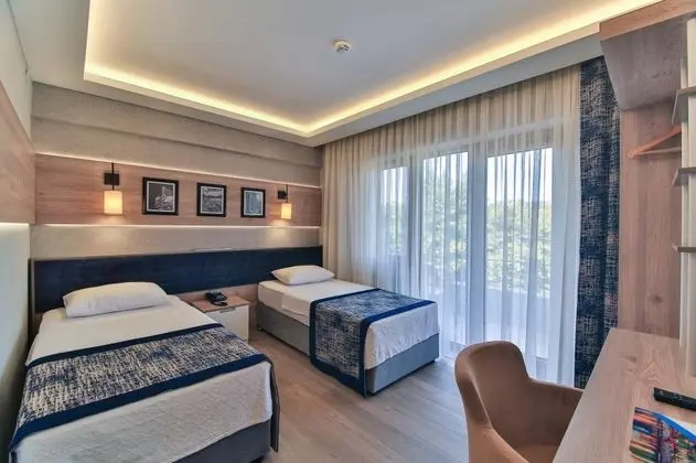 Twin, Deniz veya Kara Manzaralı, Balkonlu