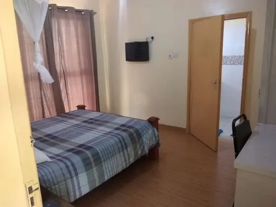 Business Tek Büyük Yataklı Oda