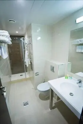 Standard Tek Büyük veya İki Ayrı Yataklı Oda