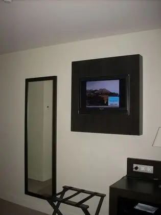 Büyük Yataklı Tek Kişilik Oda