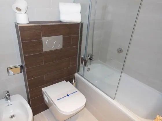 Büyük Yataklı Tek Kişilik Oda, Balkon