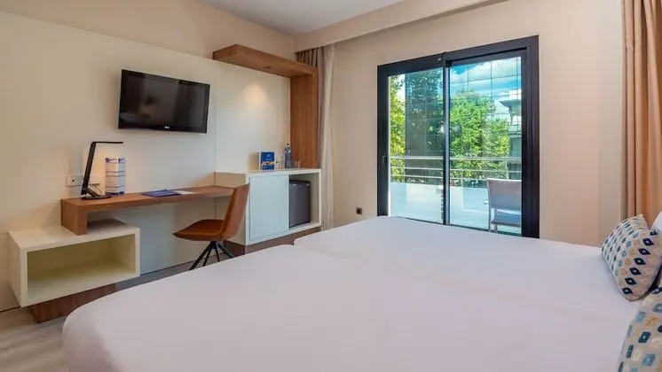 Premium Tek Büyük Yataklı Oda, Balkon